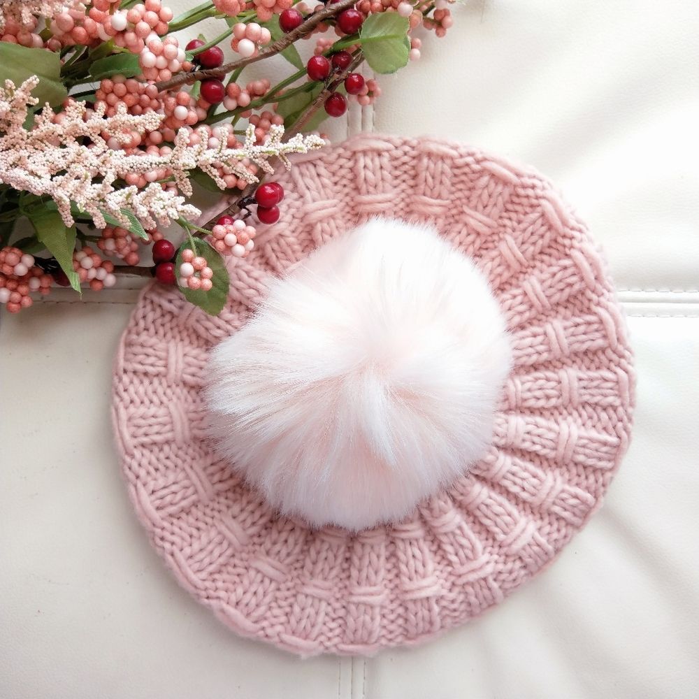 🍒NWT🍒 BABY PINK BEANIE WITH JUMBO POM
